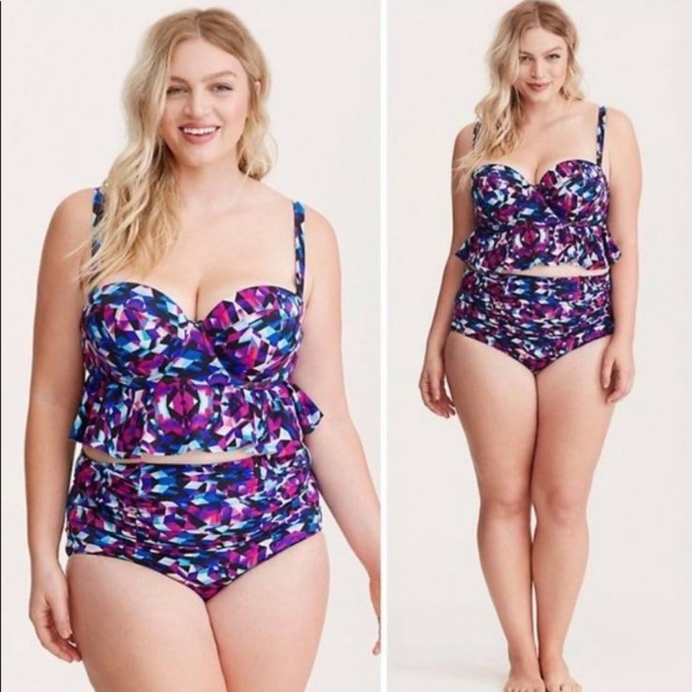 Torrid Geo Print Bikini Top and Bottom Size 5 NWOT